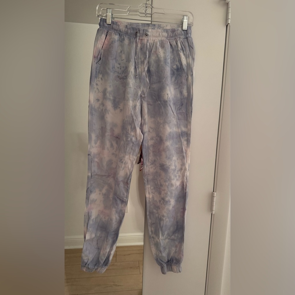 Women’s Tie-Dye Jogger Pants